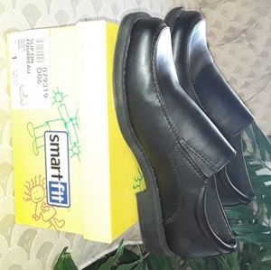 Boys slip on Fourreau